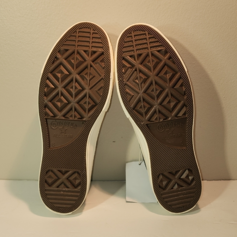 Converse Low-Top Sneakers in Black Speckle with Cream Sole W Size 8 M Size 6 Nwt - Picture 9 of 10